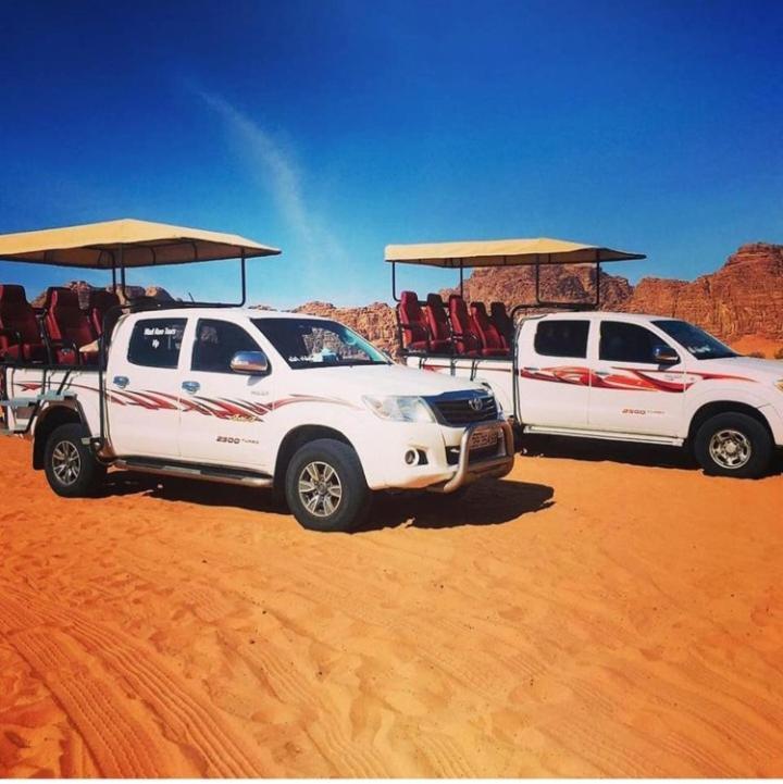 Moon City With Jeep Trips 瓦迪拉姆 外观 照片