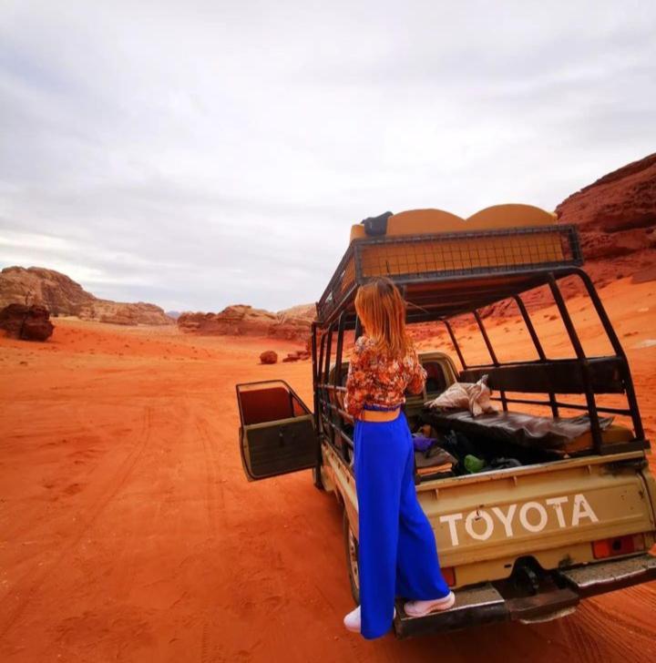 Moon City With Jeep Trips 瓦迪拉姆 外观 照片